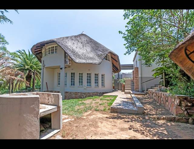 3 BEDROOM FREEHOLD RENTED IN HELDERKRUIN